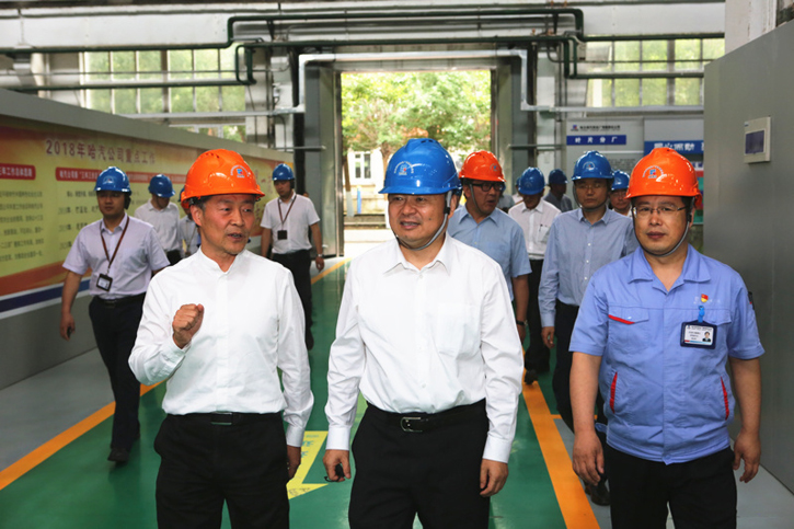 郝鹏参观调查人生就是搏集团所属企业汽轮机公司